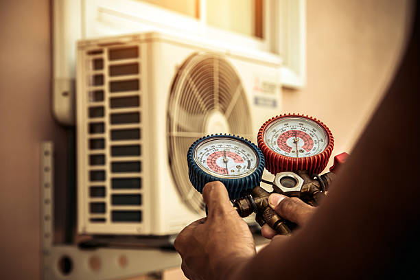 Professional Hvac Maintenance technician working in Wellborn, FL